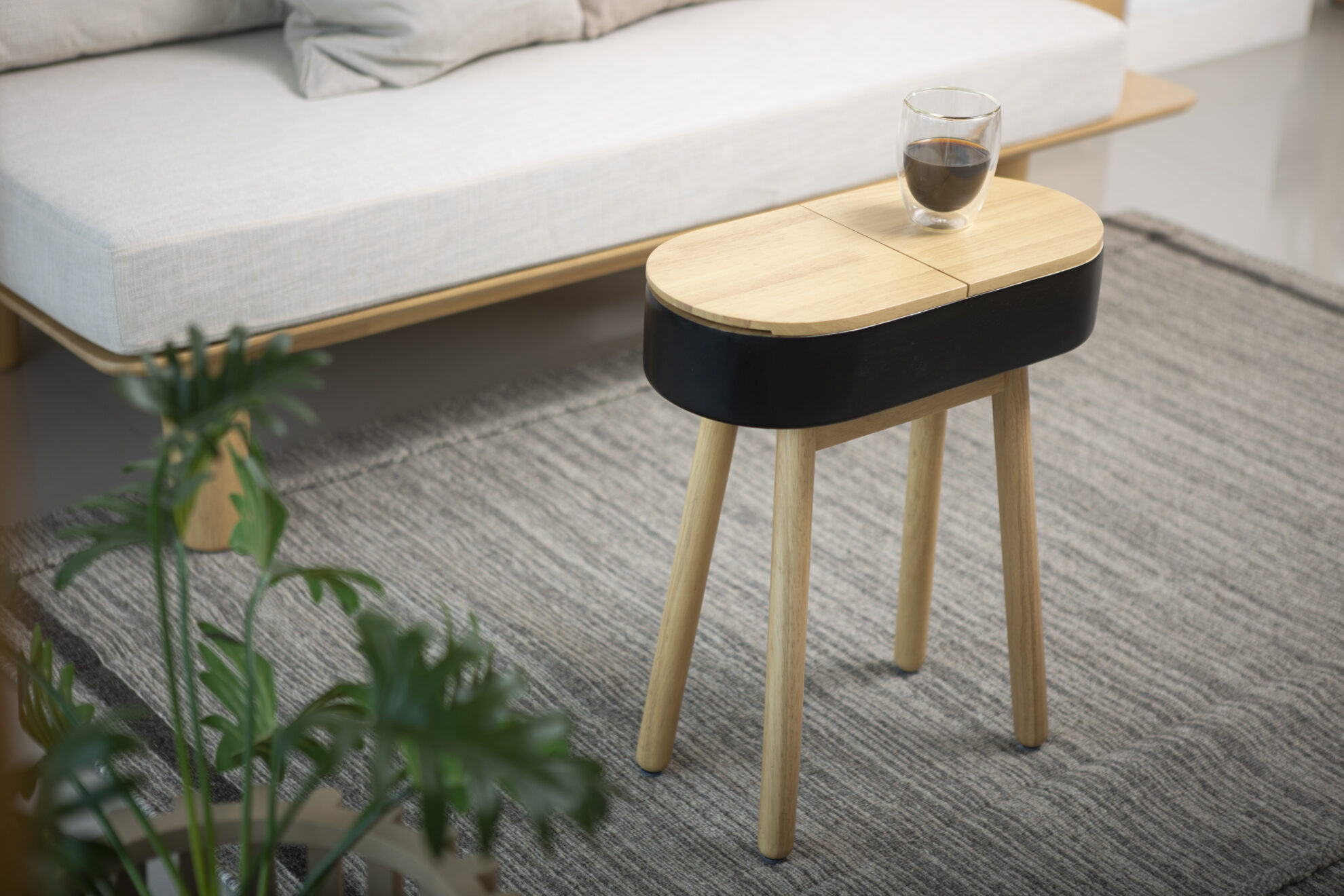 CAPSULE Side table